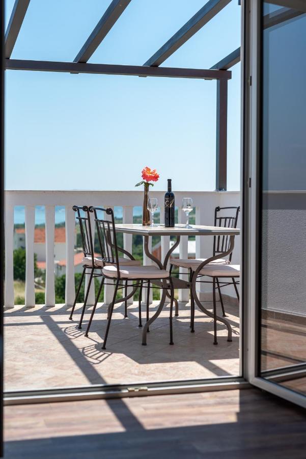 Apartments Dobrila Кастель-Нови Экстерьер фото
